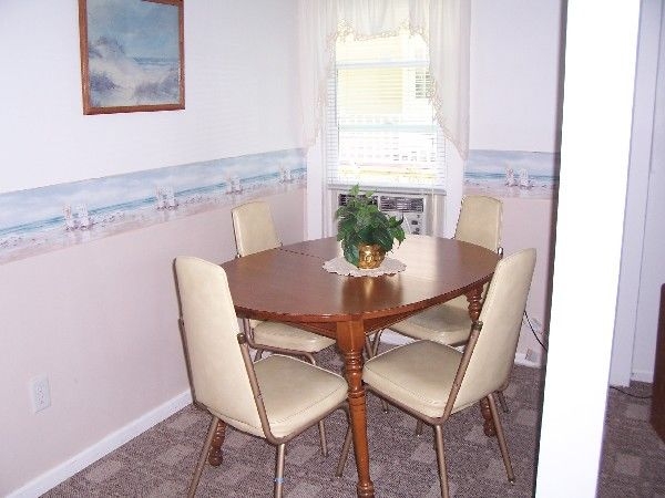 Beach House cottage dining room