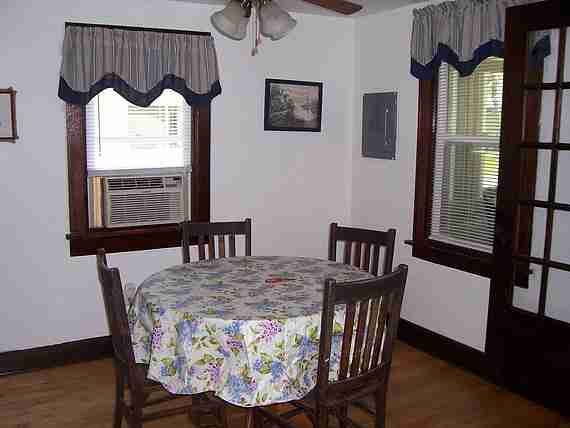 The Lighthouse cottage dining room