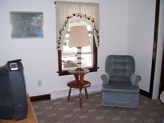 Boater's Cove cottage sitting room